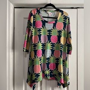 DONATED - Not for sale 🚫 Simply Southern Pineapple Print Long Sleeve Tunic Small